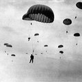 Heraklion-1940-parachutes
